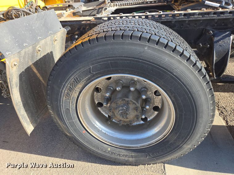 image for item FB9356 2024 Freightliner Cascadia semi truck