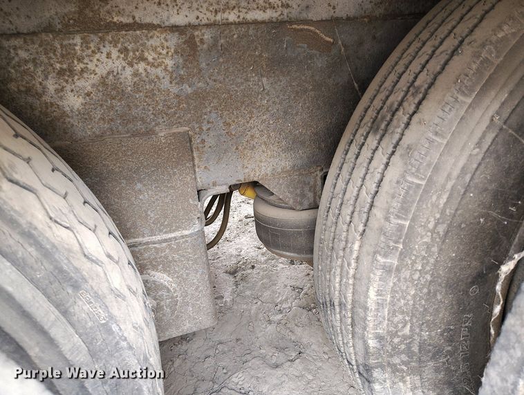 image for item IP9549 1987 Matlock MTET 48 87 dry van trailer