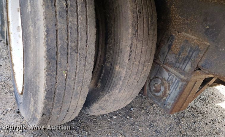 image for item IP9552 1988 Matlock MTET 48 88 dry van trailer