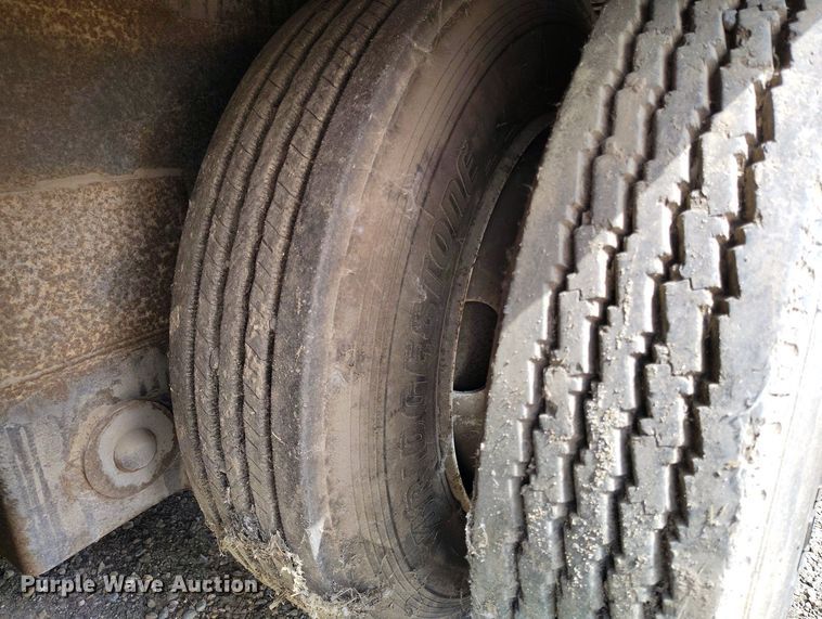 image for item IP9552 1988 Matlock MTET 48 88 dry van trailer