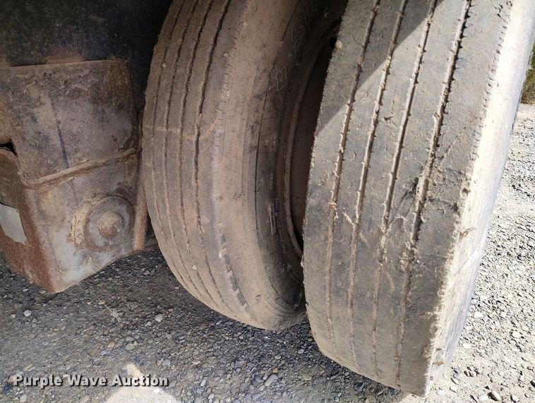 image for item IP9552 1988 Matlock MTET 48 88 dry van trailer