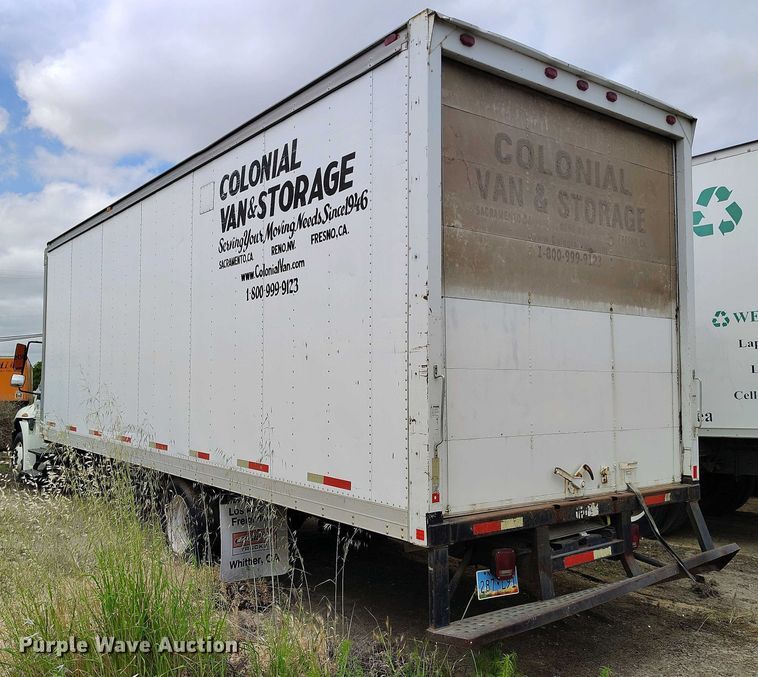 image for item IP9556 2004 International 4300 box truck