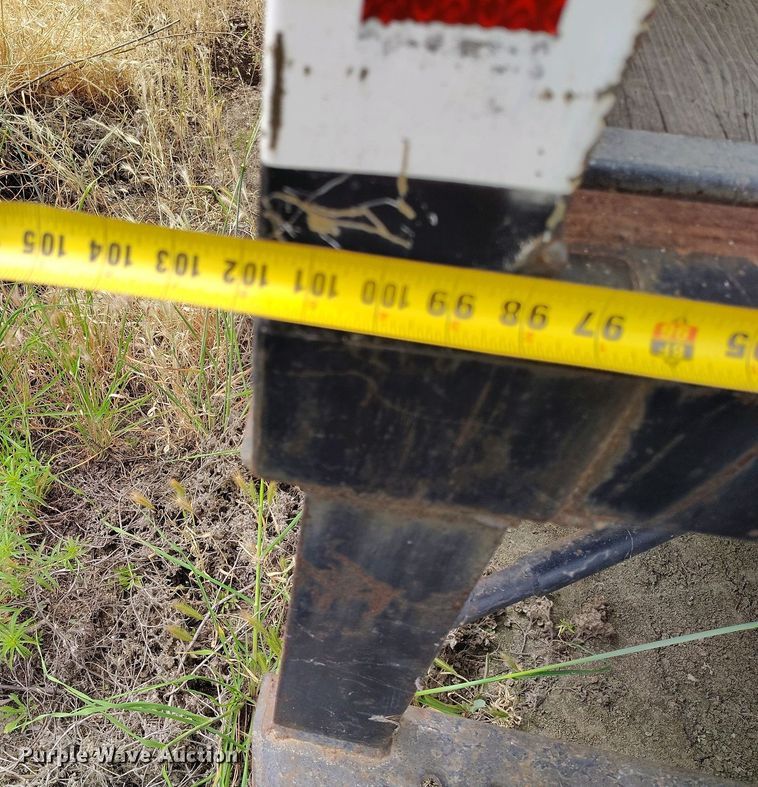 image for item IP9556 2004 International 4300 box truck