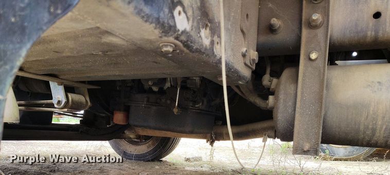 image for item IP9556 2004 International 4300 box truck