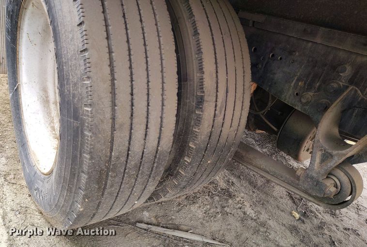 image for item IP9556 2004 International 4300 box truck