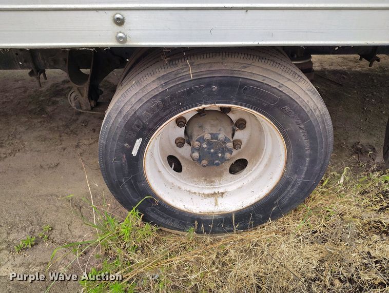 image for item IP9556 2004 International 4300 box truck