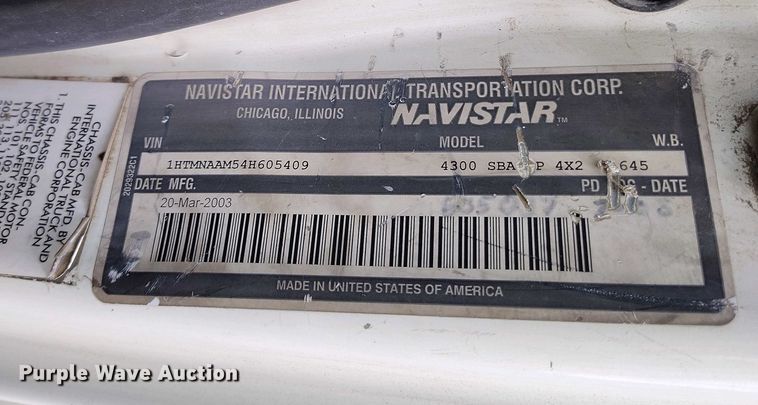 image for item IP9556 2004 International 4300 box truck