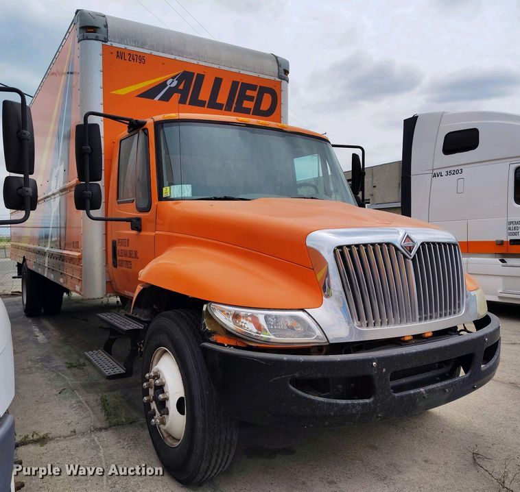 image for item IP9558 2012 International 4300 box truck