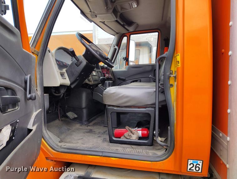 image for item IP9558 2012 International 4300 box truck