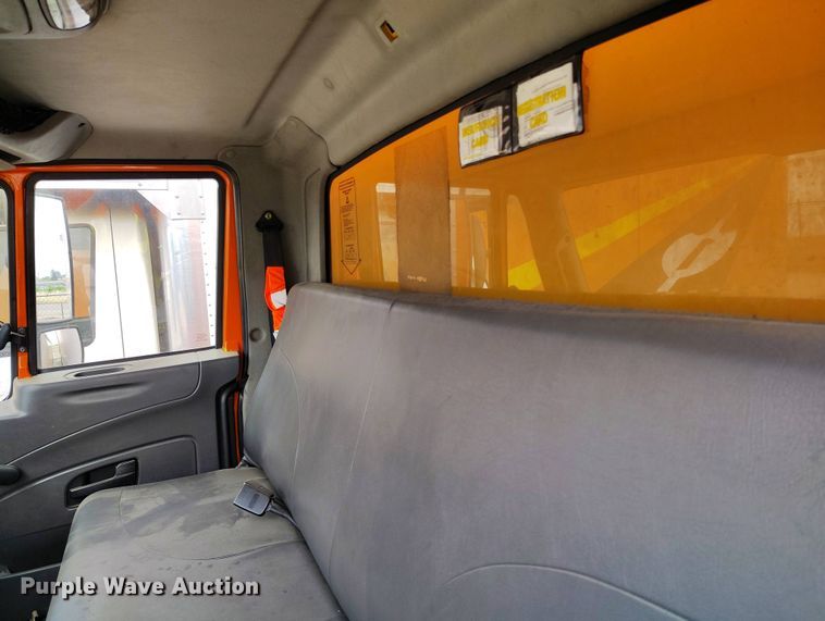 image for item IP9558 2012 International 4300 box truck