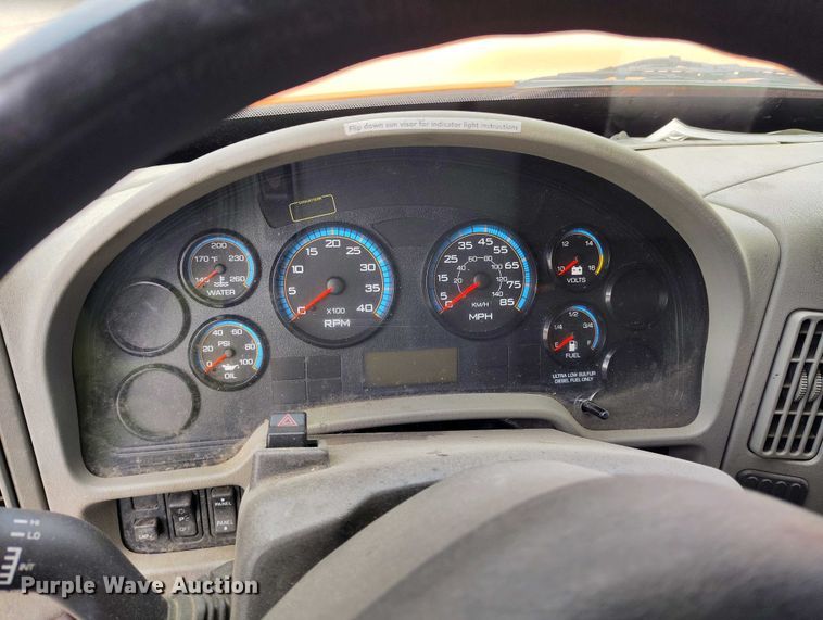 image for item IP9558 2012 International 4300 box truck