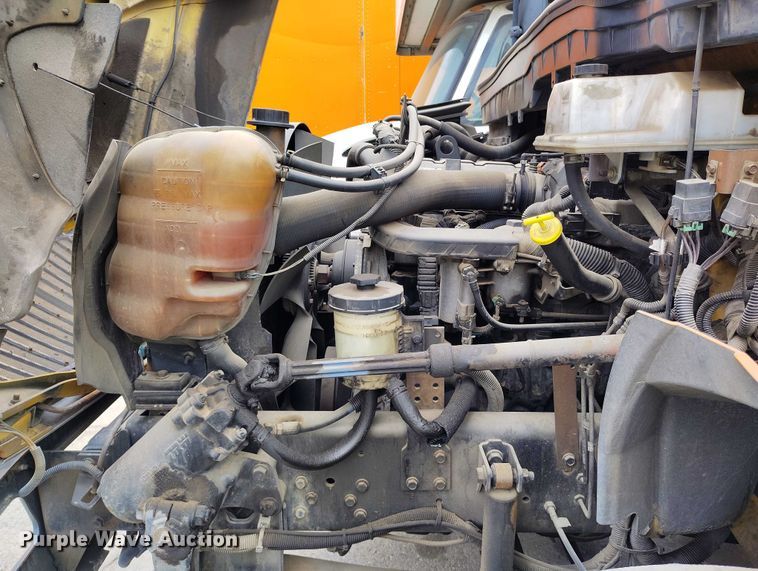 image for item IP9558 2012 International 4300 box truck