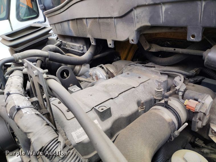 image for item IP9558 2012 International 4300 box truck