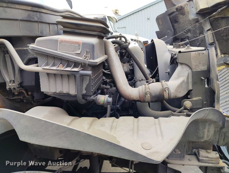 image for item IP9558 2012 International 4300 box truck