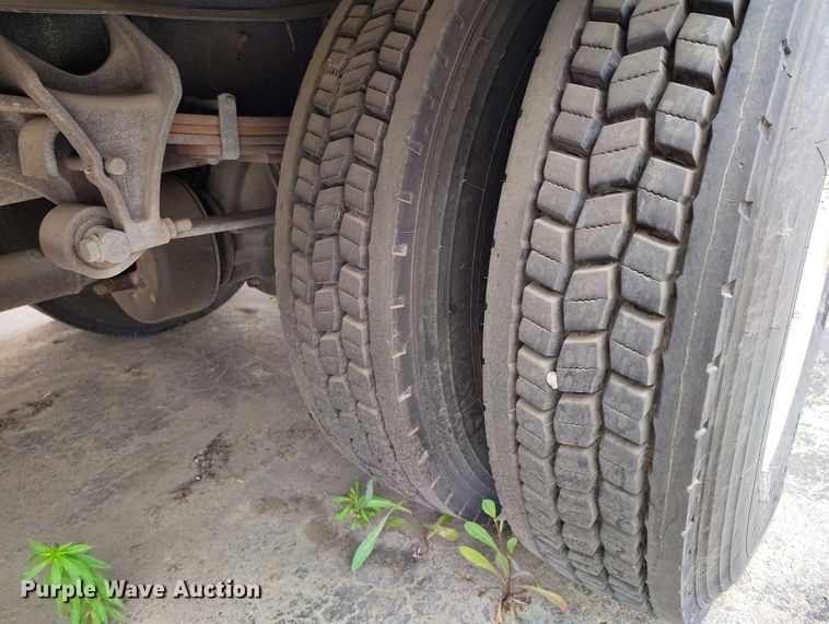 image for item IP9558 2012 International 4300 box truck