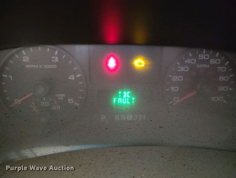 image for item IP9559 2005 Ford F550 Super Duty Crew Cab flatbed truck