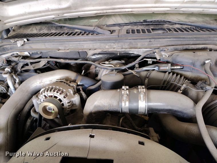 image for item IP9559 2005 Ford F550 Super Duty Crew Cab flatbed truck