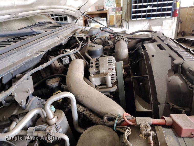 image for item IP9559 2005 Ford F550 Super Duty Crew Cab flatbed truck