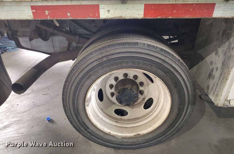 image for item IP9559 2005 Ford F550 Super Duty Crew Cab flatbed truck