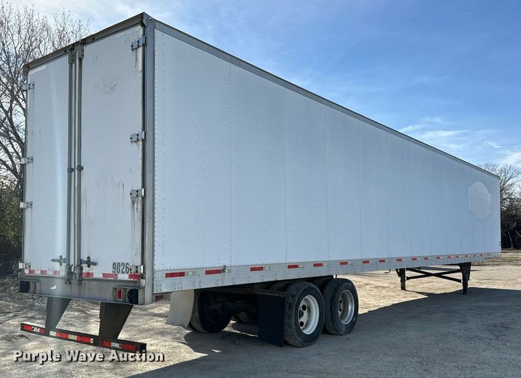 image for item LH9309 2009 Utility  4000D-X dry van trailer