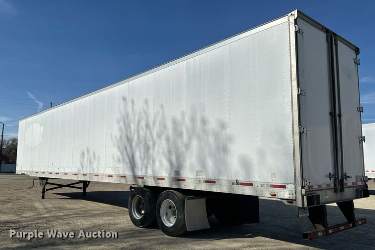 image for item LH9309 2009 Utility  4000D-X dry van trailer