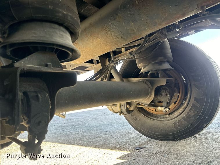 image for item LH9309 2009 Utility  4000D-X dry van trailer