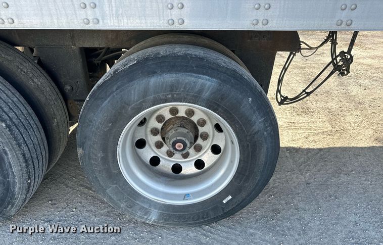 image for item LH9309 2009 Utility  4000D-X dry van trailer