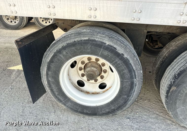 image for item LH9309 2009 Utility  4000D-X dry van trailer