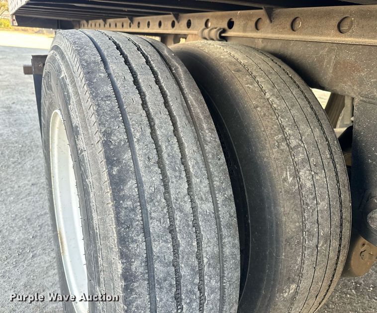 image for item LH9309 2009 Utility  4000D-X dry van trailer