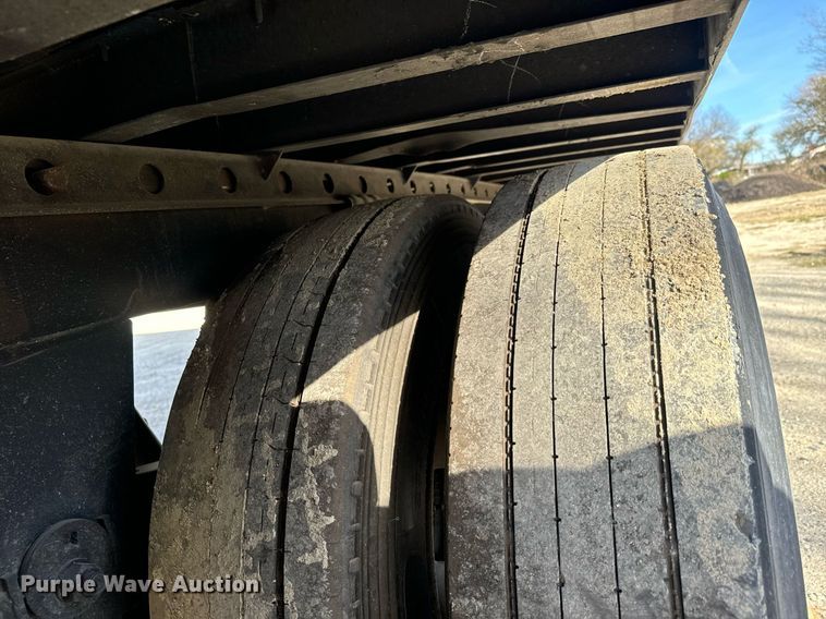 image for item LH9309 2009 Utility  4000D-X dry van trailer