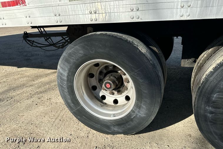 image for item LH9309 2009 Utility  4000D-X dry van trailer