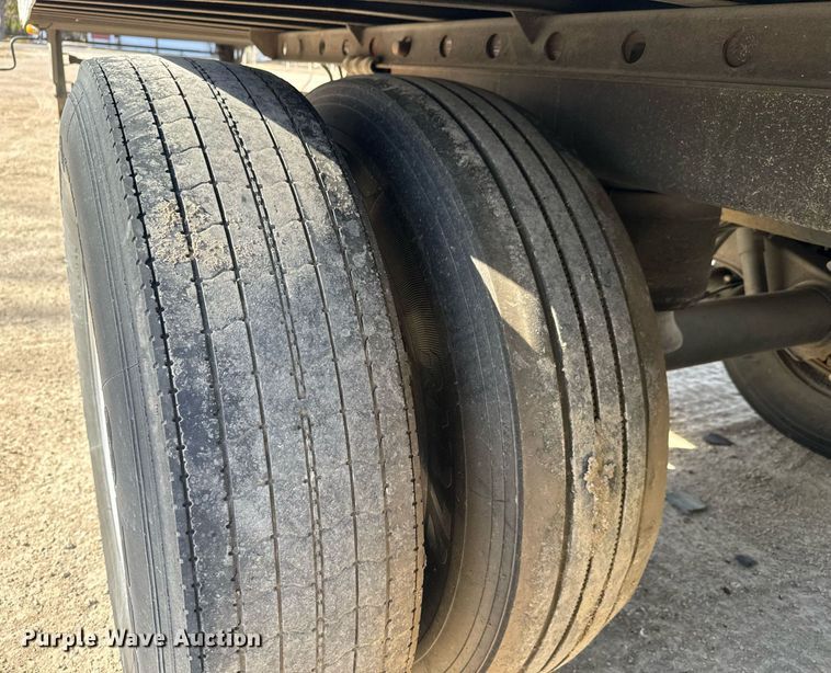 image for item LH9309 2009 Utility  4000D-X dry van trailer