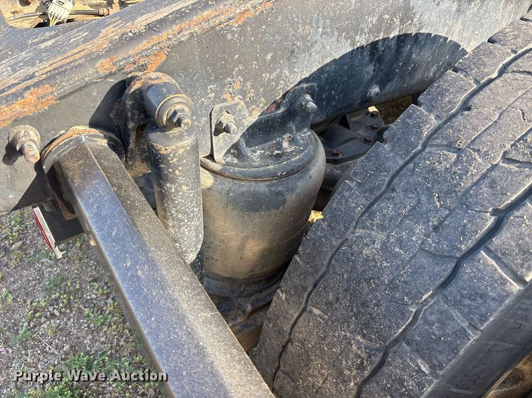 image for item OB9599 2011 Mack CHU613 semi truck