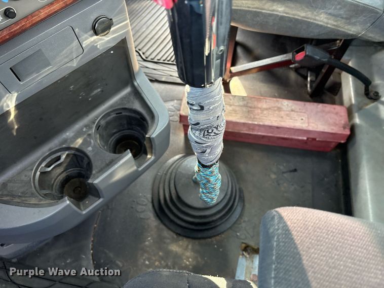 image for item OB9599 2011 Mack CHU613 semi truck