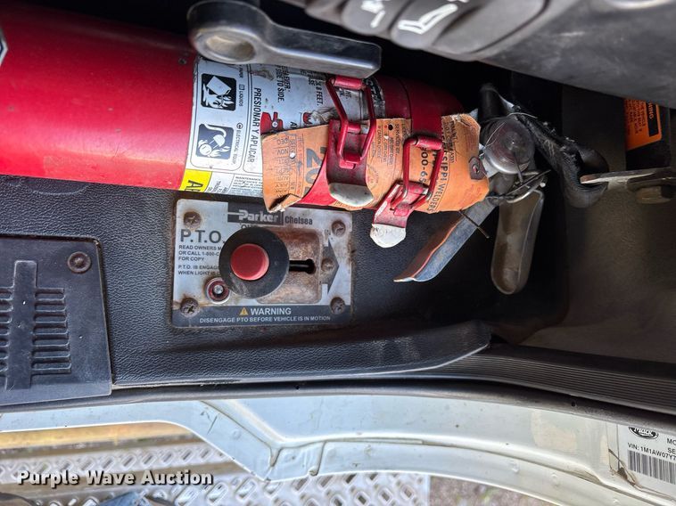 image for item OB9599 2011 Mack CHU613 semi truck