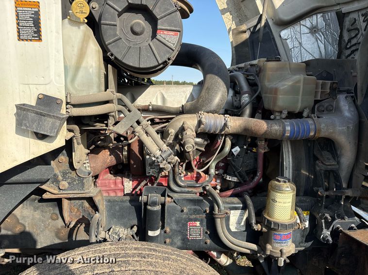 image for item OB9599 2011 Mack CHU613 semi truck