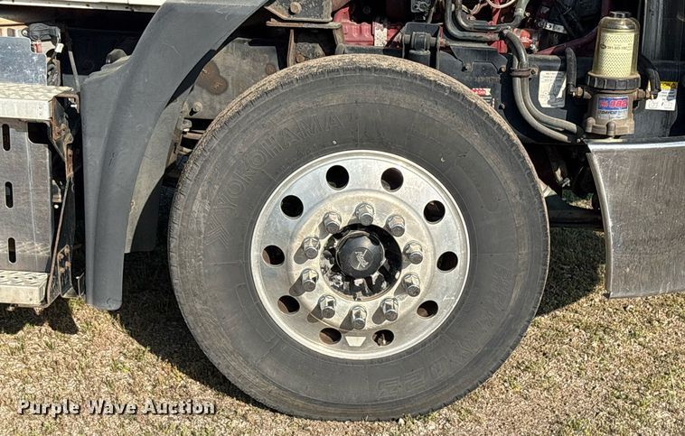 image for item OB9599 2011 Mack CHU613 semi truck