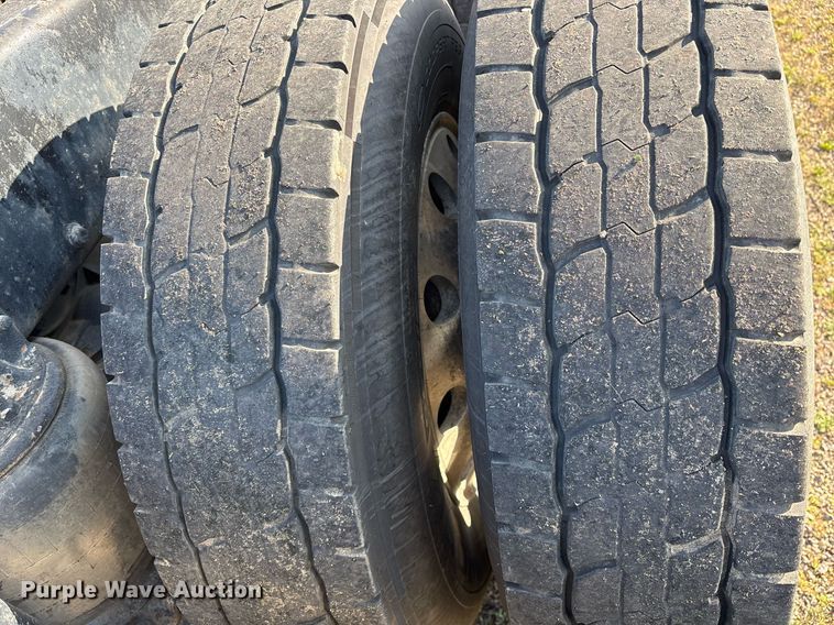 image for item OB9599 2011 Mack CHU613 semi truck