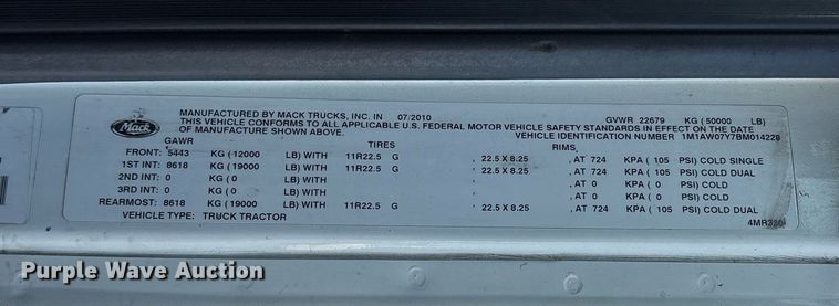 image for item OB9599 2011 Mack CHU613 semi truck