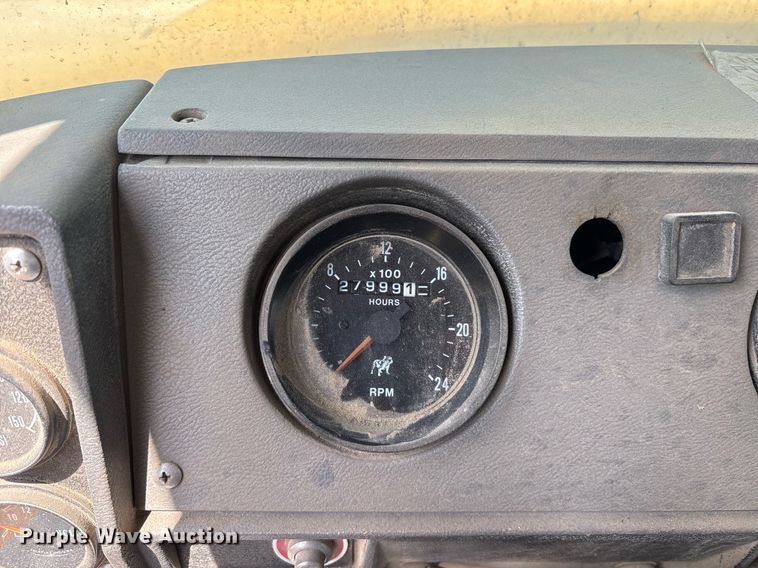 image for item OK9526 2000 Mack RD690S ready mix truck