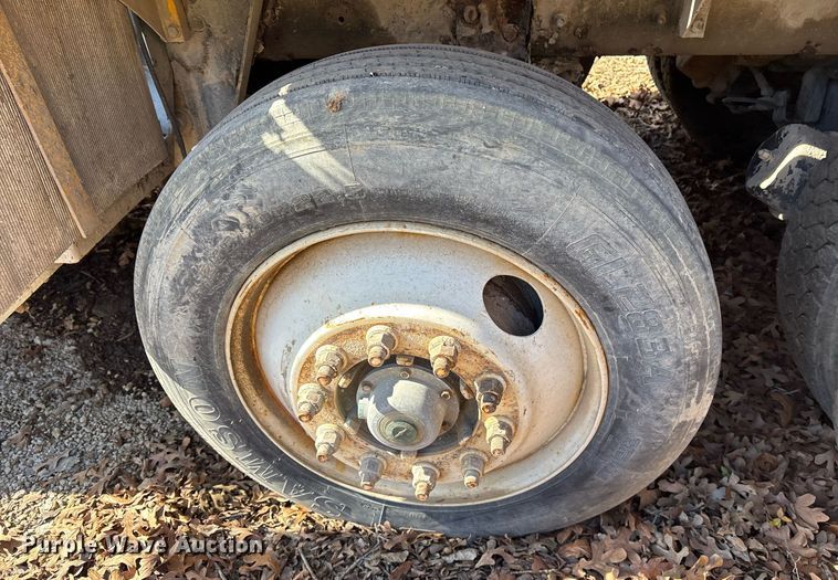 image for item OK9526 2000 Mack RD690S ready mix truck