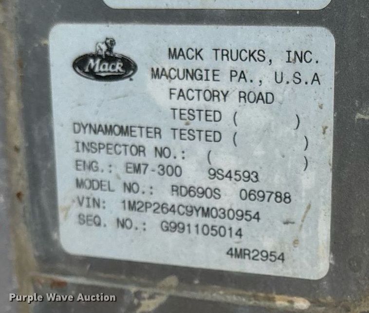 image for item OK9526 2000 Mack RD690S ready mix truck