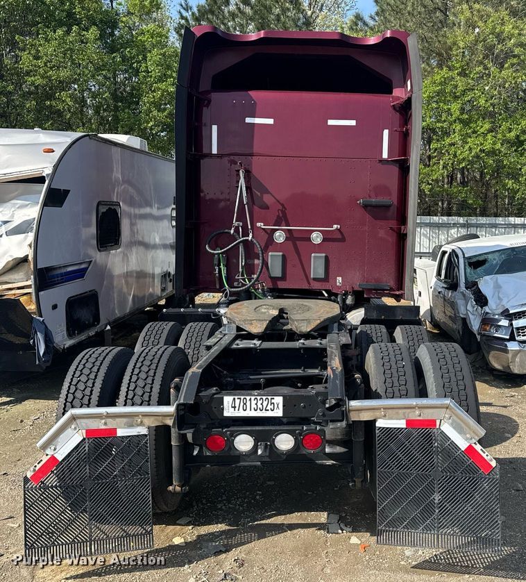 image for item YA0346 2019 Kenworth T680 semi truck