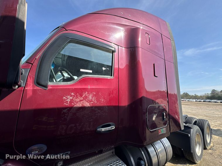 image for item YA0346 2019 Kenworth T680 semi truck