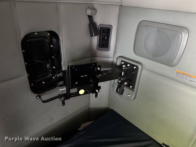 image for item YA0346 2019 Kenworth T680 semi truck