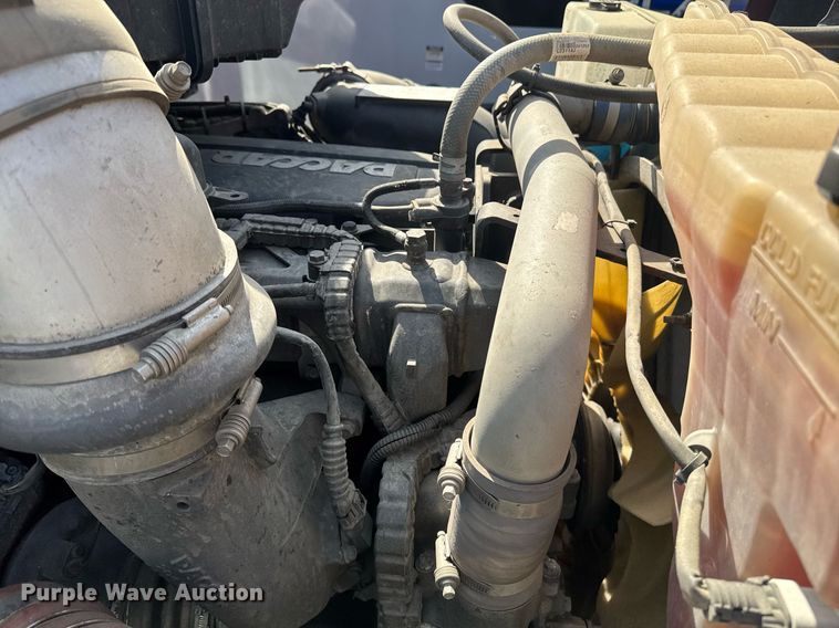 image for item YA0346 2019 Kenworth T680 semi truck