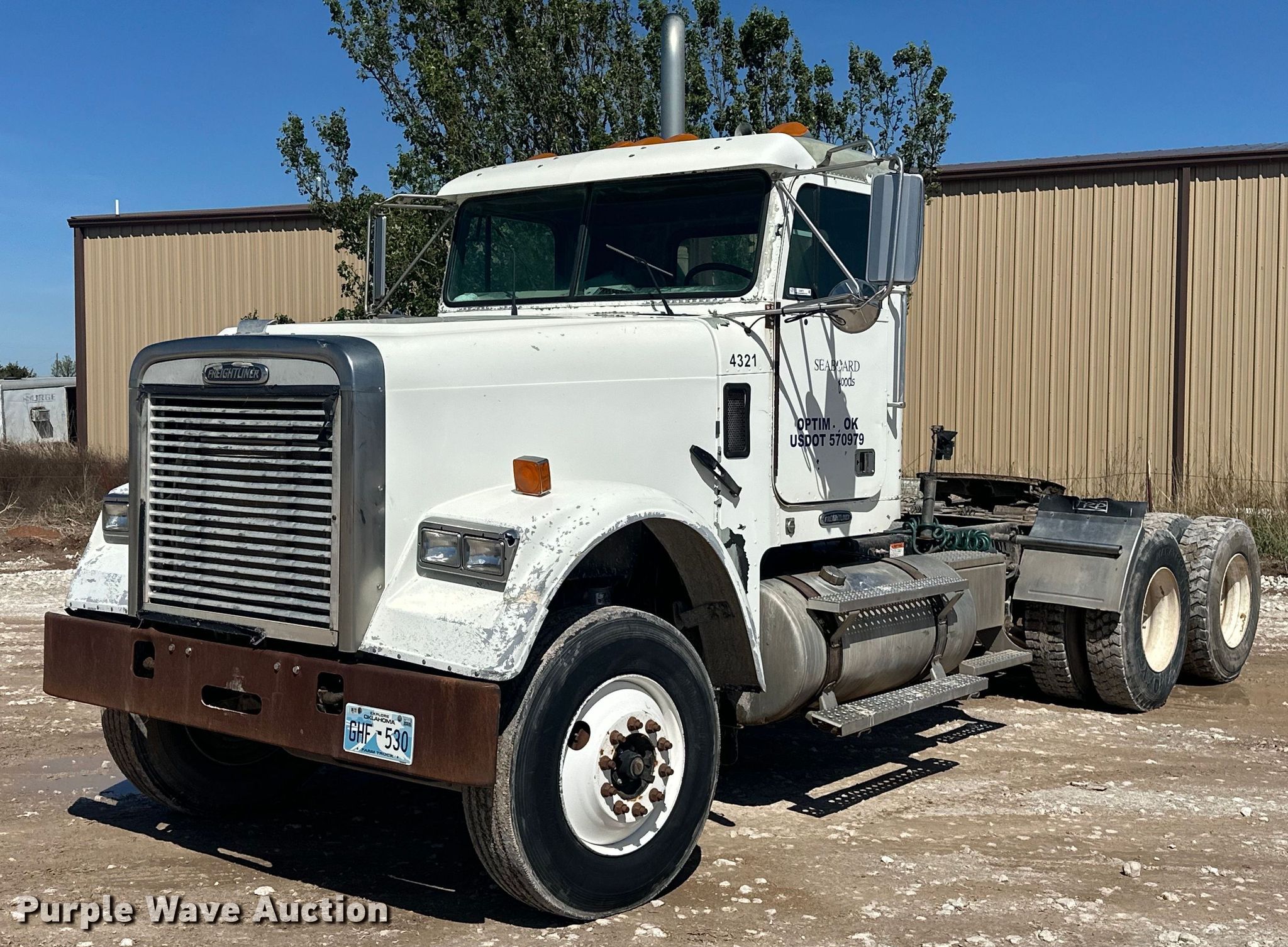 2007 Freightliner FLD120 semi truck in Hennessey, OK | Item