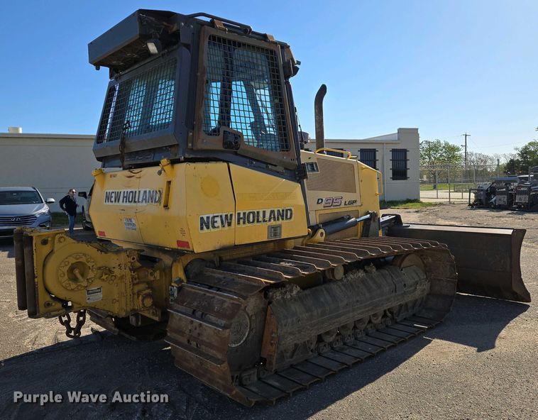 image for item EO0652 2007 New Holland D95 LGP dozer
