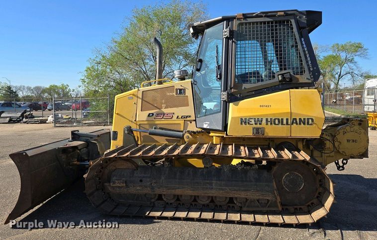 image for item EO0652 2007 New Holland D95 LGP dozer