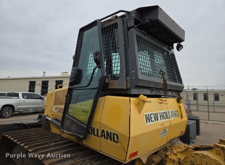 image for item EO0652 2007 New Holland D95 LGP dozer
